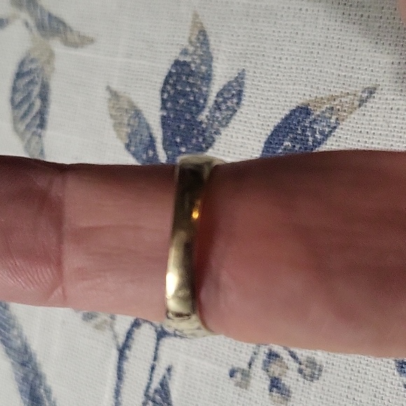 10k, Diamond Ring - Picture 8 of 8